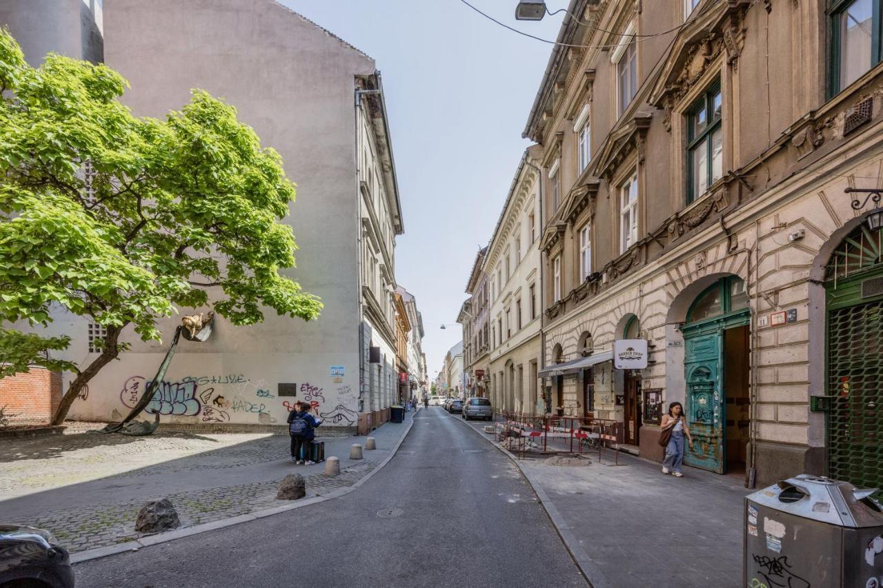 Trendy Apartment At The Hippest Location Budapest Exteriör bild
